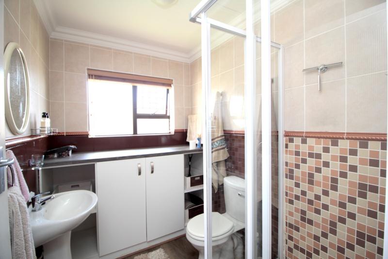 3 Bedroom Property for Sale in Fraaiuitsig Western Cape